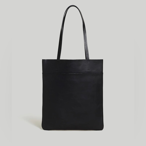 Madewell Handbags - Madewell The Magazine Tote Bag